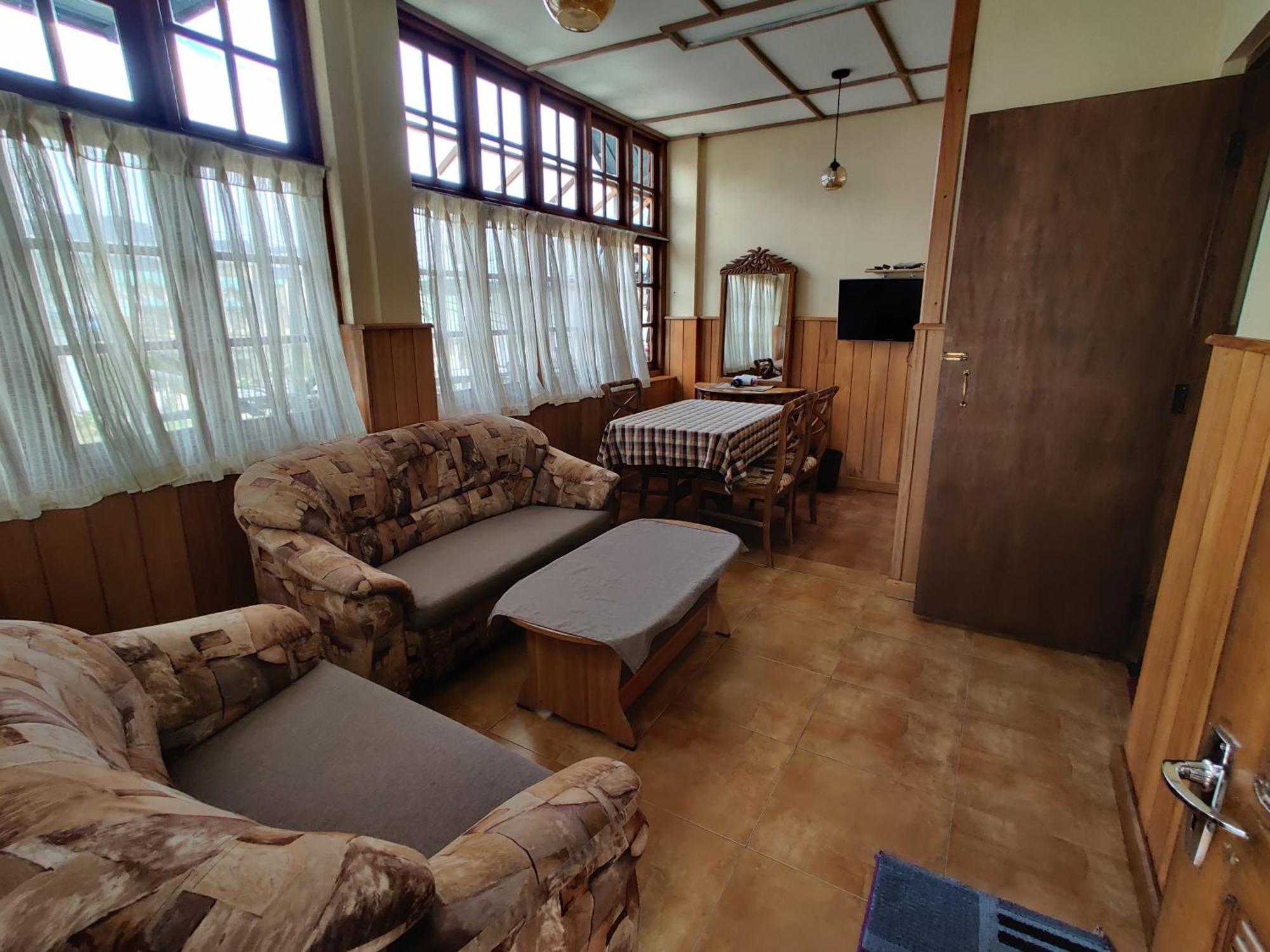 Carnation Rest Hotel Nuwara Eliya Exterior photo